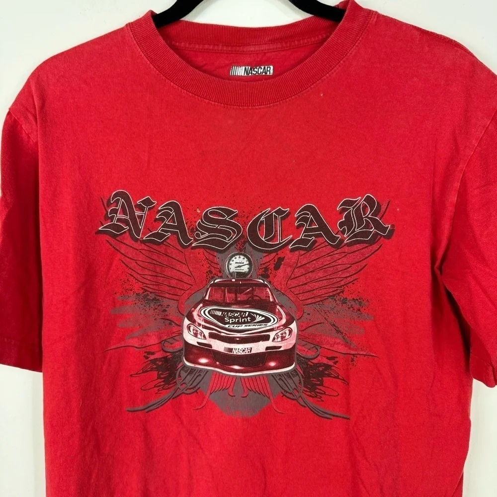 Nascar red y2k retro vintage looking t-shirt racing